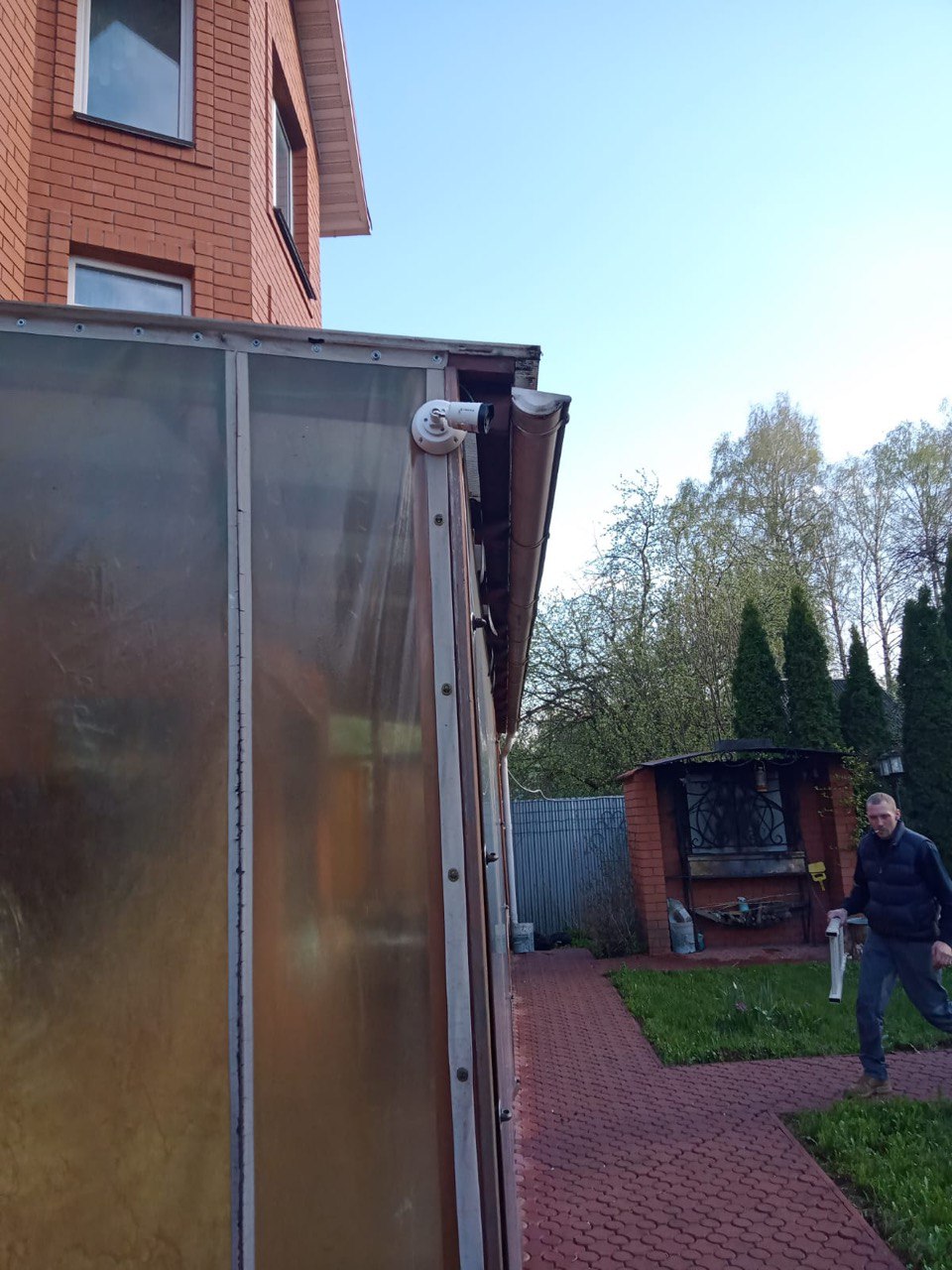 Установка камер наблюдения на частном доме